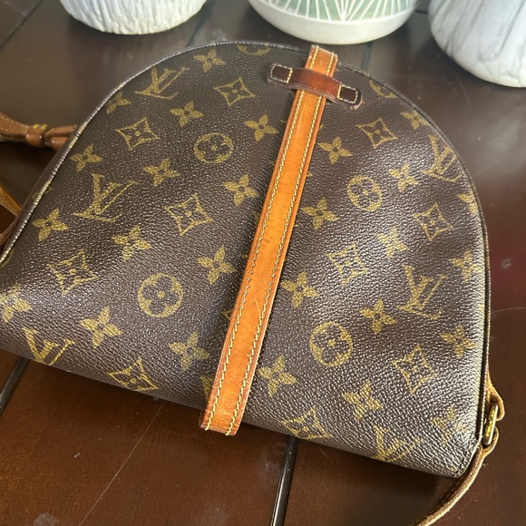 Louis Vuitton Chantilly crossbody EUC - Picture 2 of 14